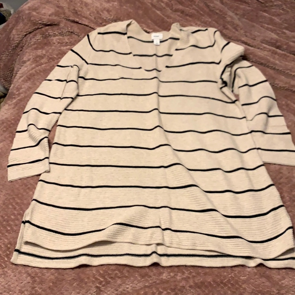 Old navy sweater